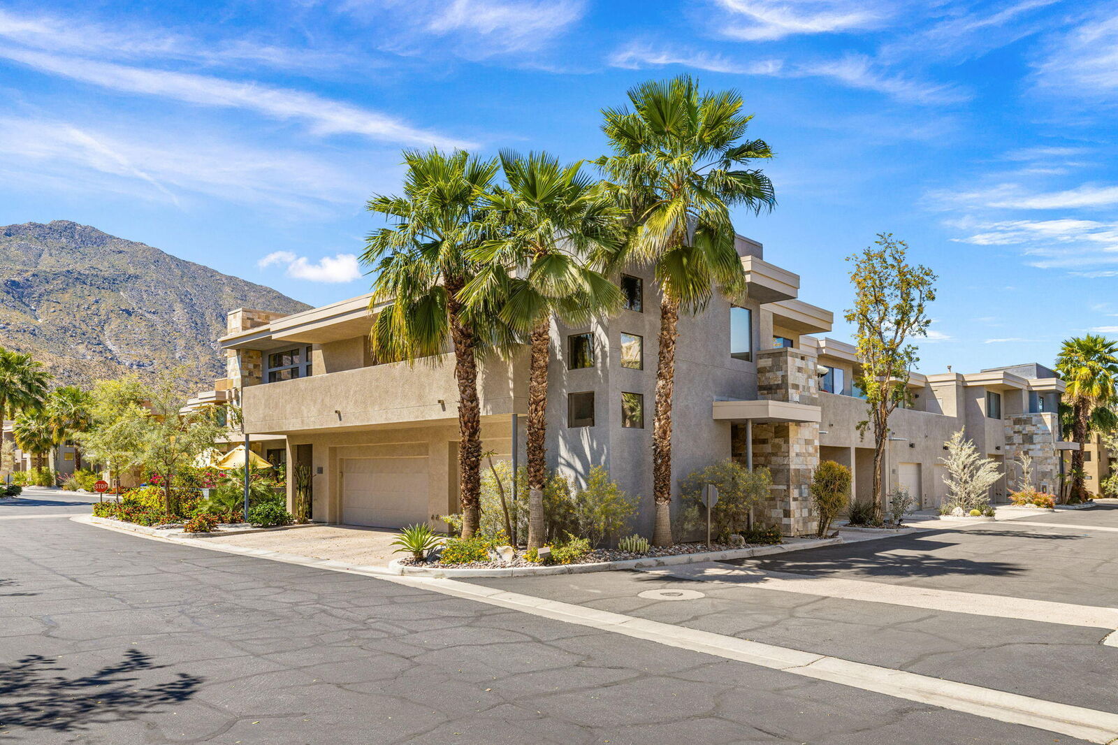 Property Photo:  960 E Palm Canyon Drive 202  CA 92264 