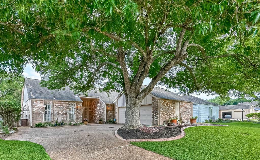 Property Photo:  4 Charleston Street  TX 77478 