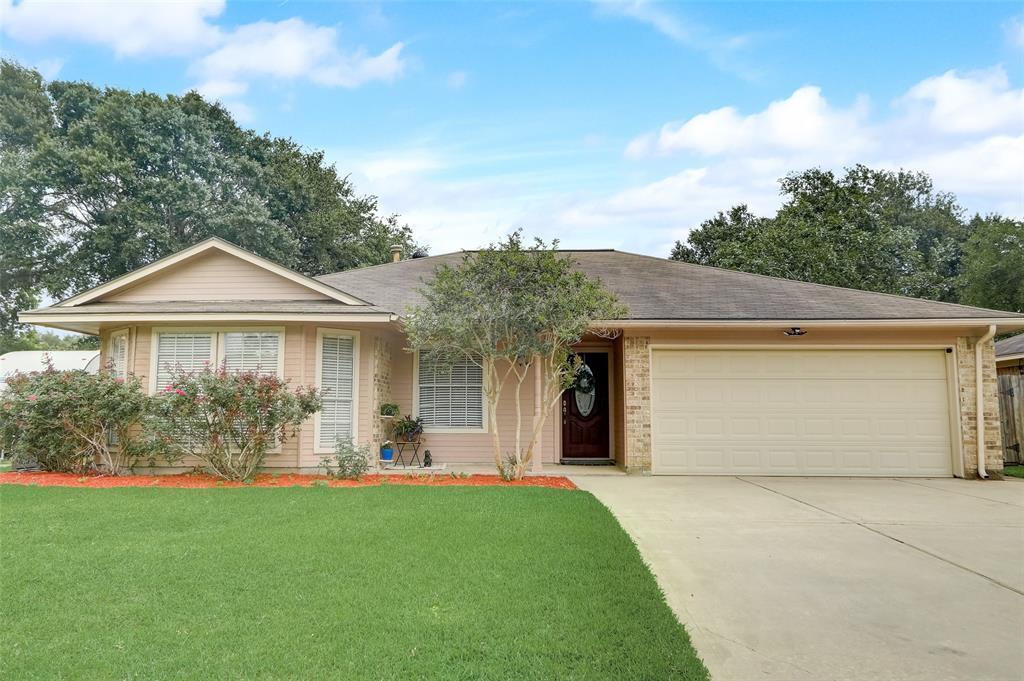 Property Photo: 6011 Bee Hive Drive TX 77505