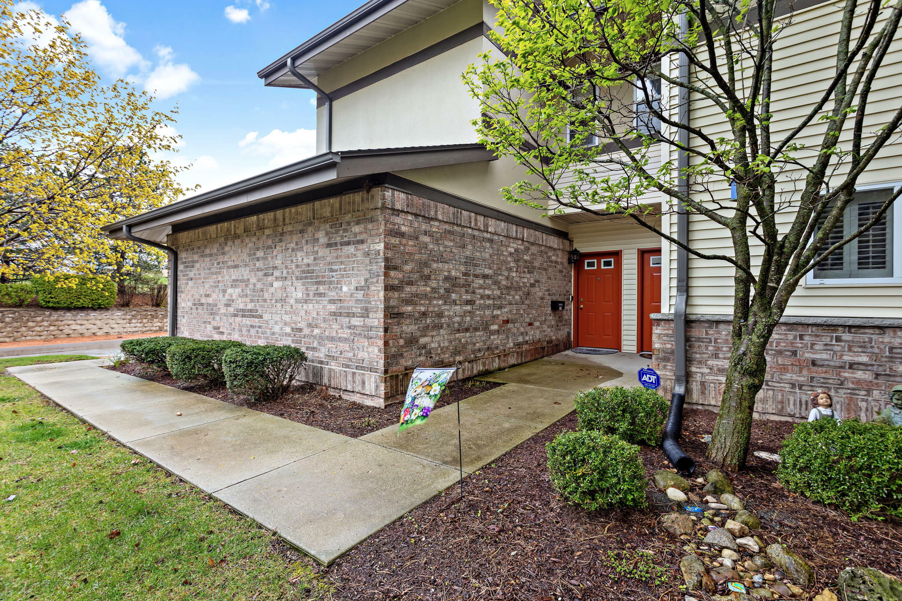 Property Photo: 500 W Bender Rd 117 WI 53217