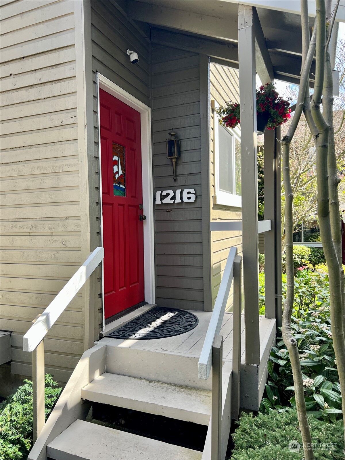 Property Photo: 1208 100th Place NE 1216 WA 98004