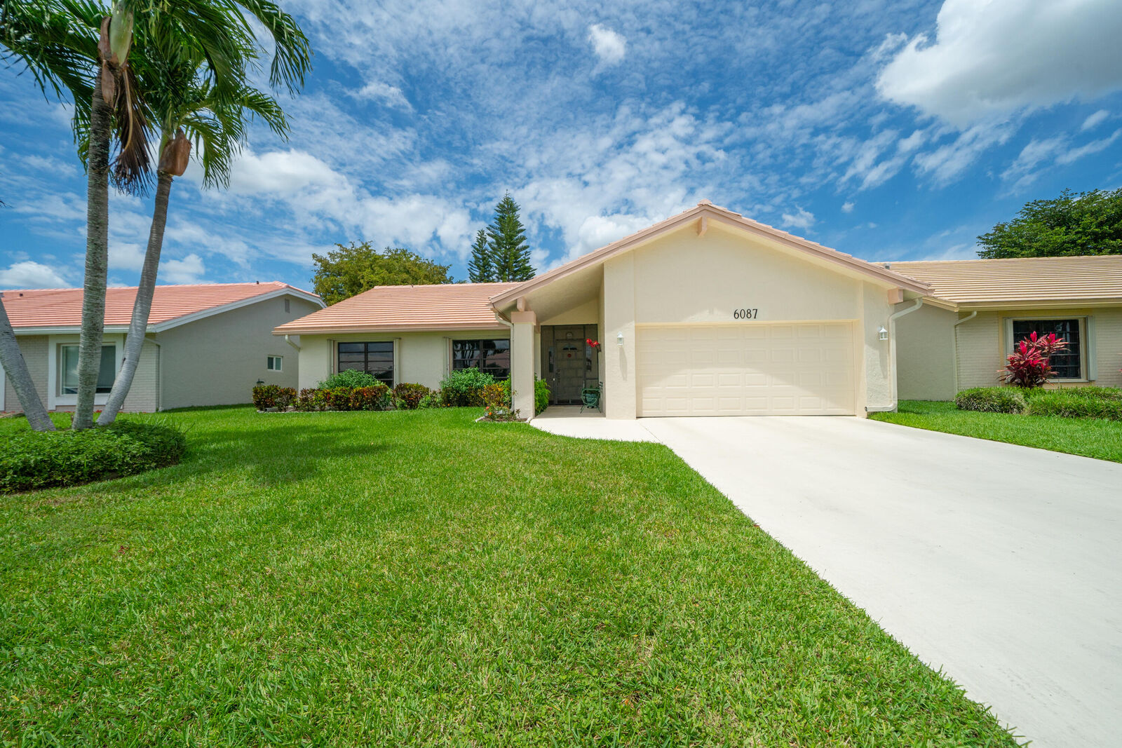 Property Photo: 6087 Petaluma Drive FL 33433