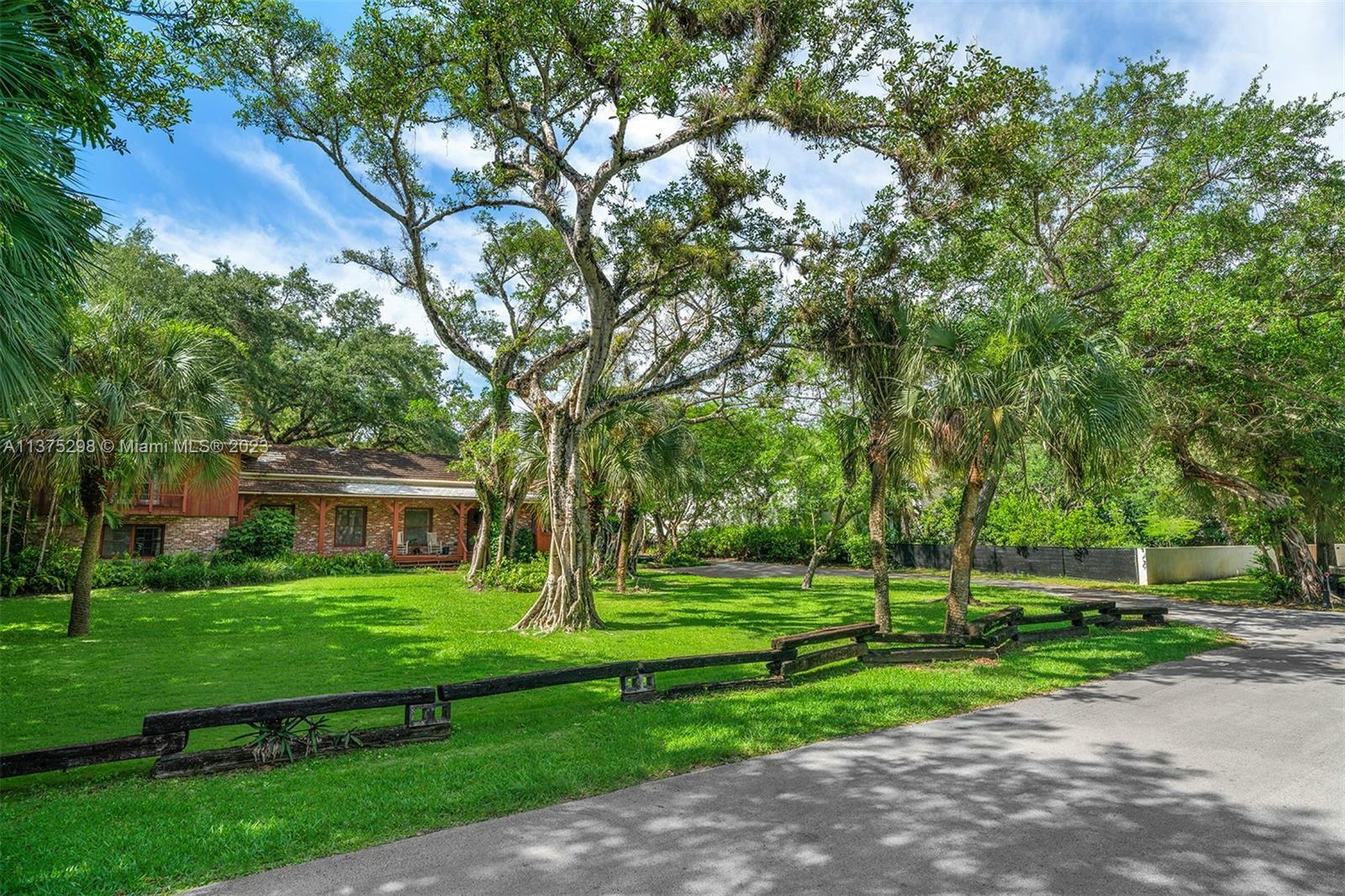 Property Photo: 5440 Hammock Dr FL 33156