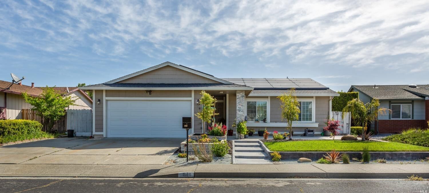 Property Photo:  611 Kinglet Street  CA 94585 