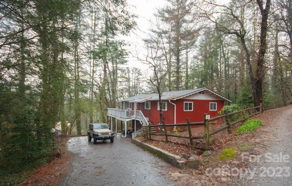 Property Photo:  85 Wolf Run Road  NC 28734 