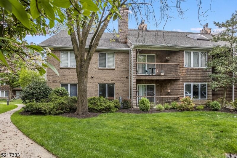 Property Photo: 11 Tulip Cres Unit 1A NJ 07424