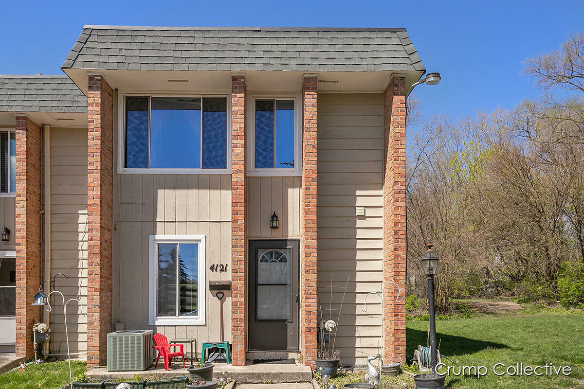 Property Photo:  4121 W Saxony Drive SE  MI 49508 