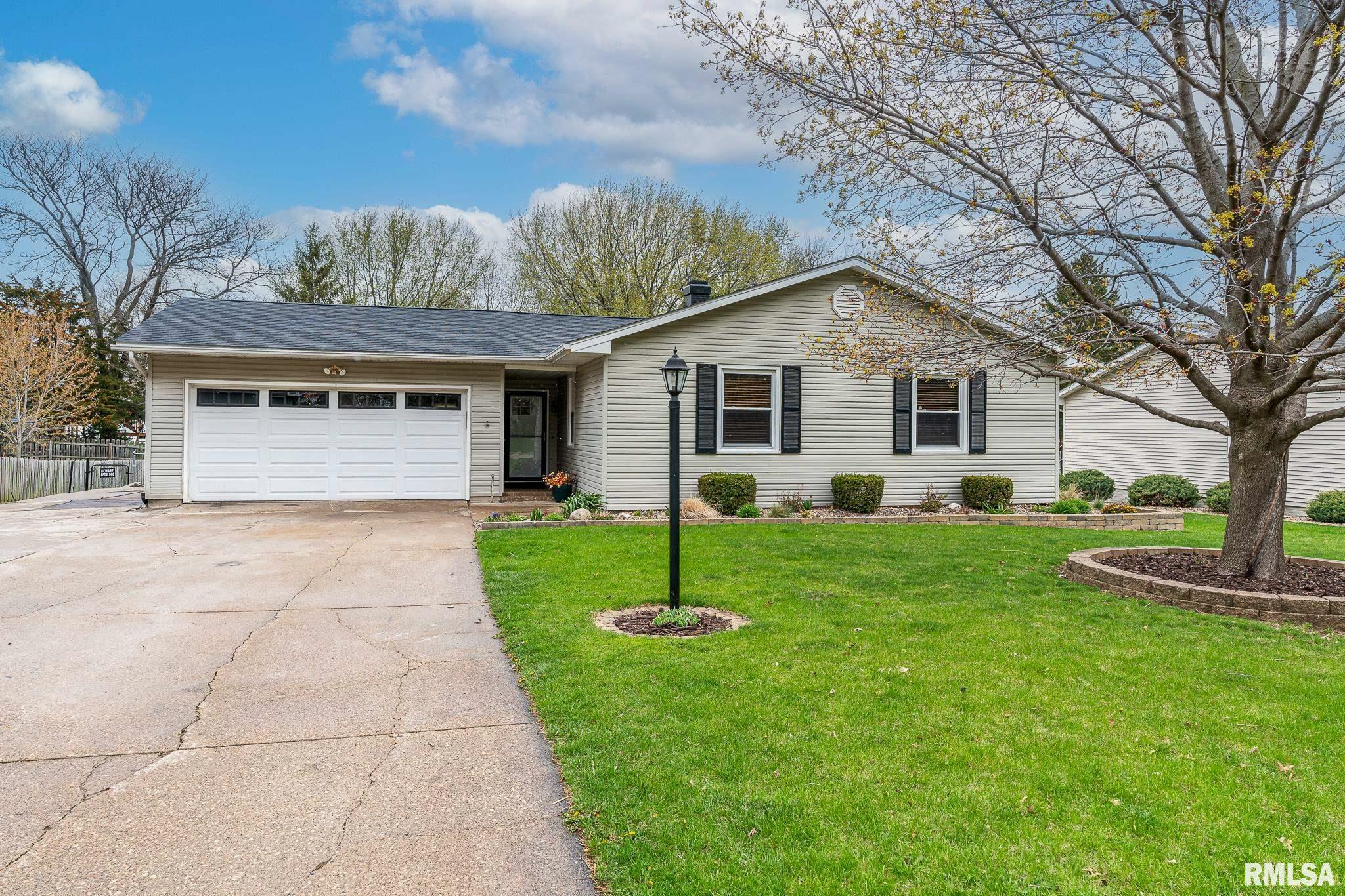 Property Photo:  301 S Park View Drive  IA 52748 