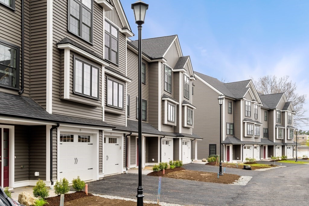 Property Photo: 168 Lowell St 28 MA 01887