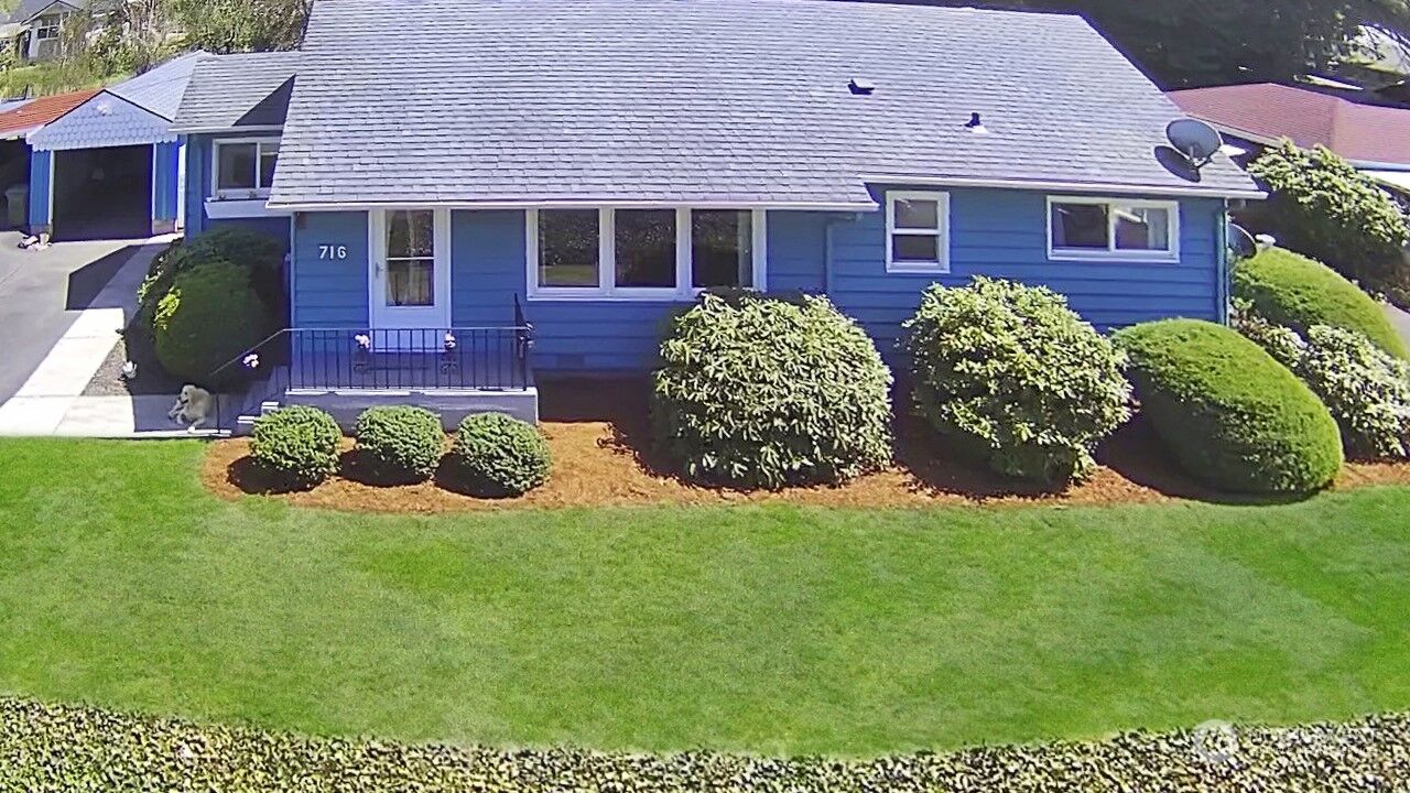 Property Photo: 716 Woodard Avenue NE WA 98611