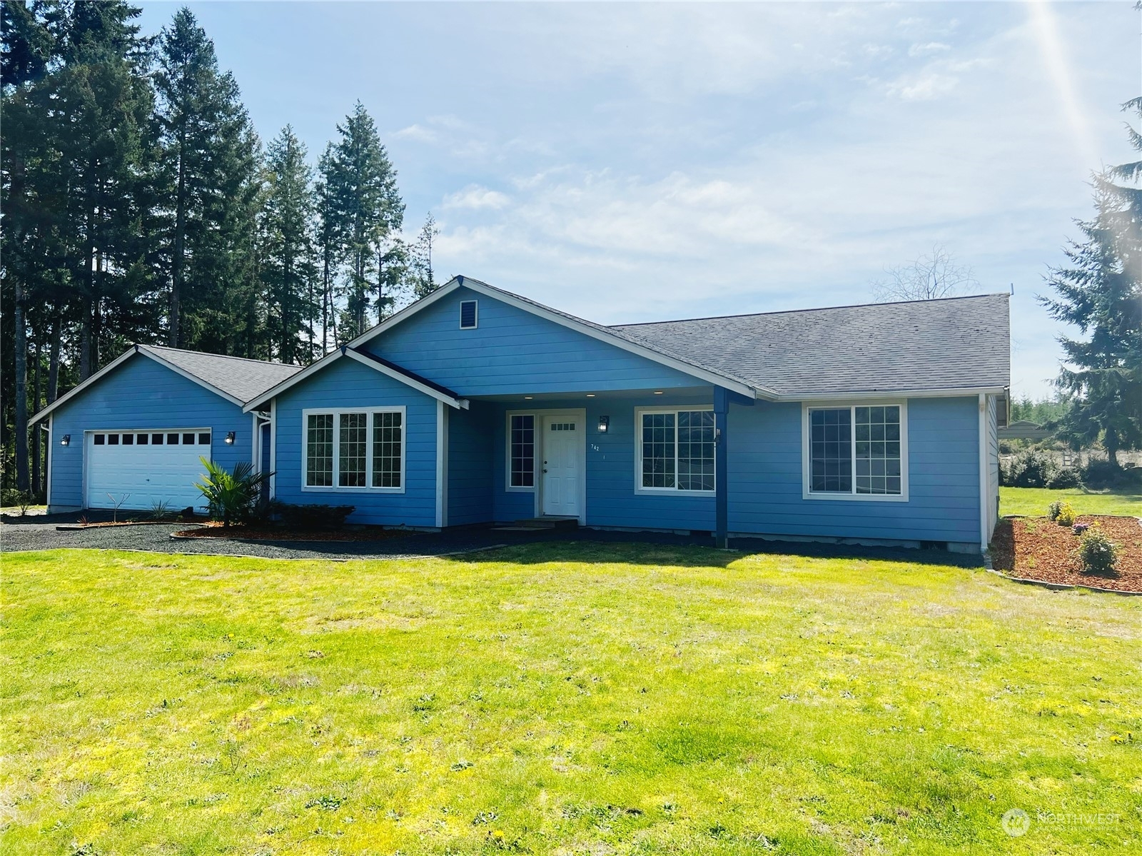 Property Photo: 742 E Thornton Road WA 98584