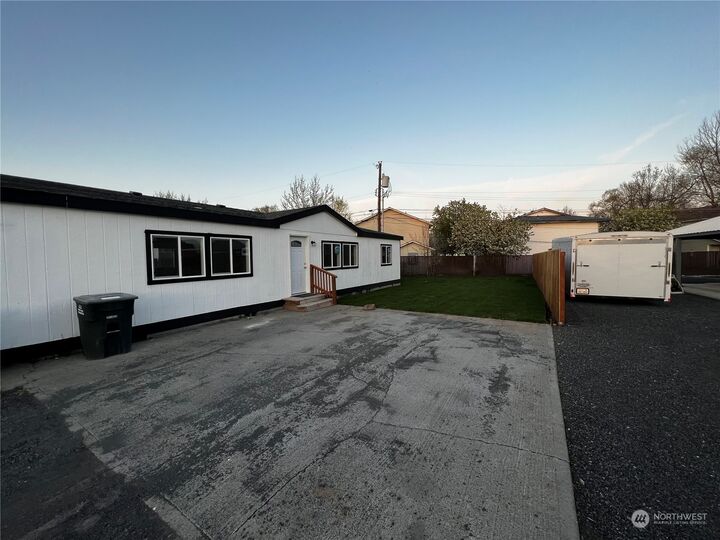 Property Photo:  1813 W Bemis Street  WA 98837 