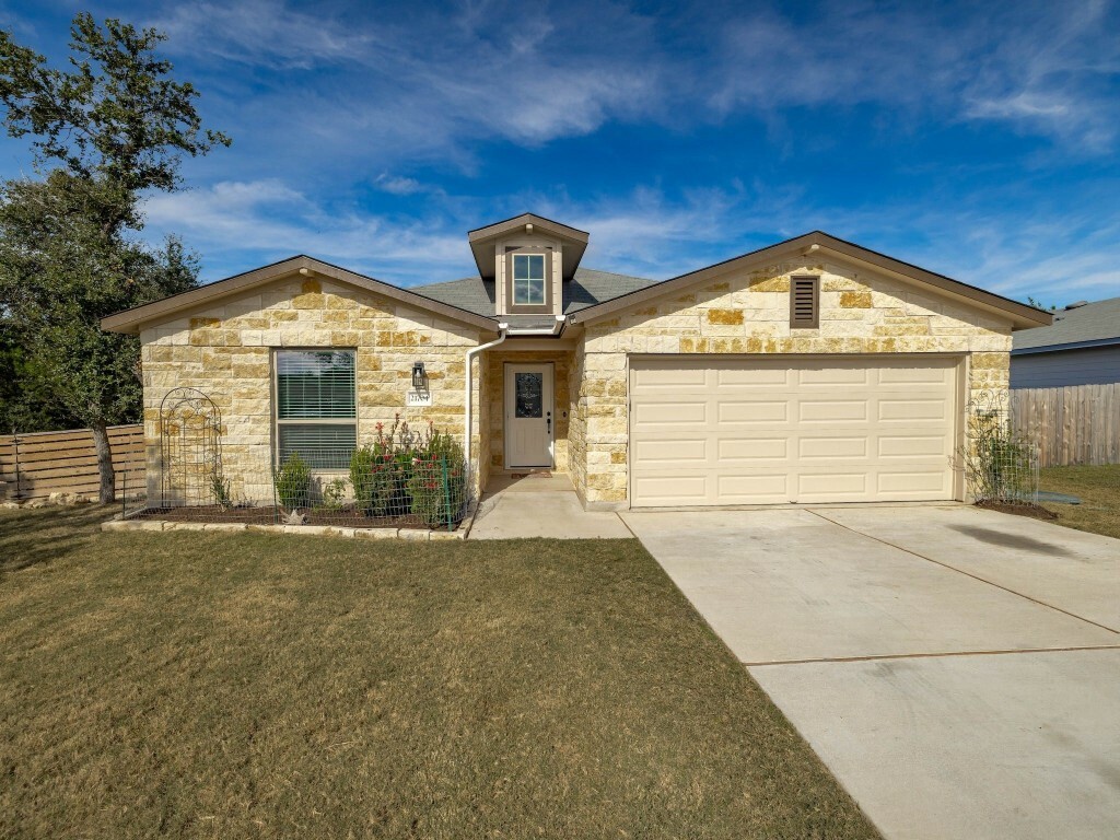 Property Photo:  21704 Crystal Way  TX 78645 