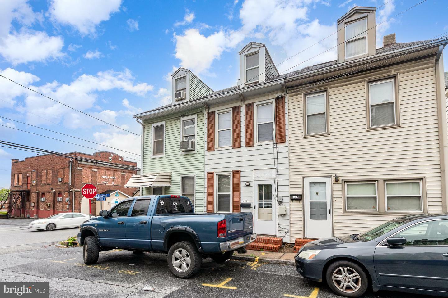 Property Photo:  305 Bessemer Street  PA 17113 