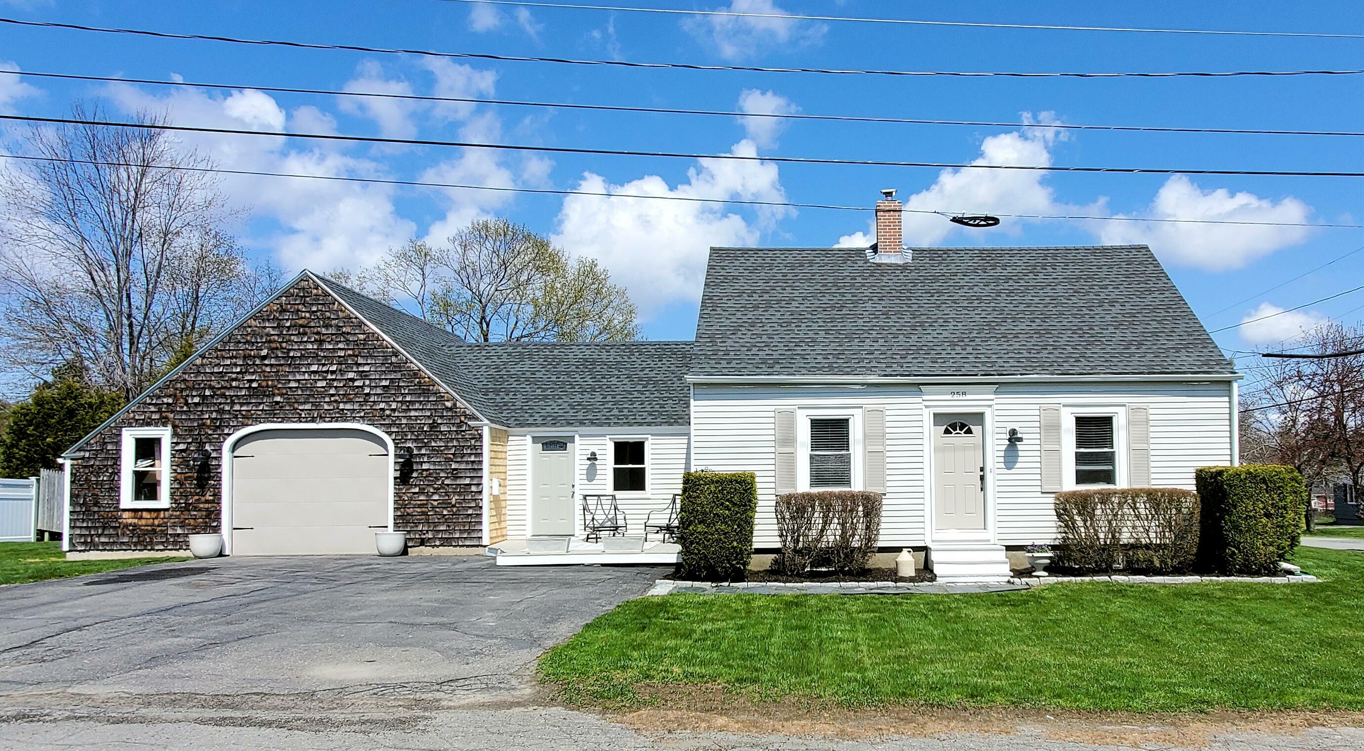 Property Photo:  258 Norway Road  ME 04401 