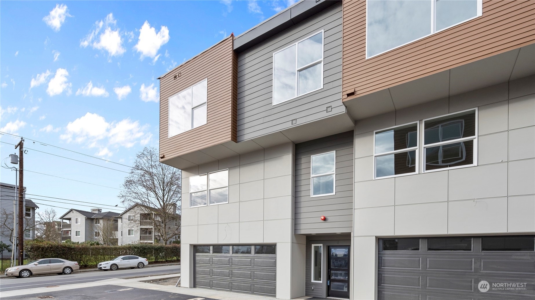 Property Photo: 6712 NE 185th Street 1 WA 98028
