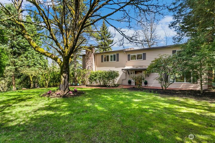 Property Photo:  19264  208th Avenue SE  WA 98058 