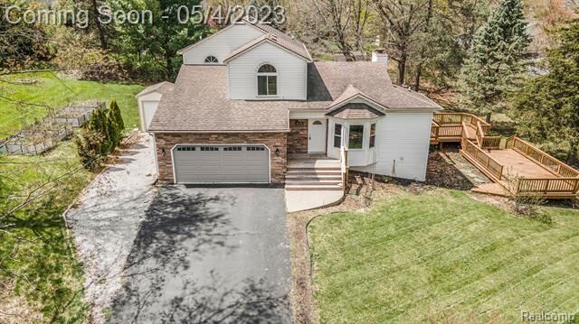 Property Photo: 3250 Pine Creek Drive MI 48114