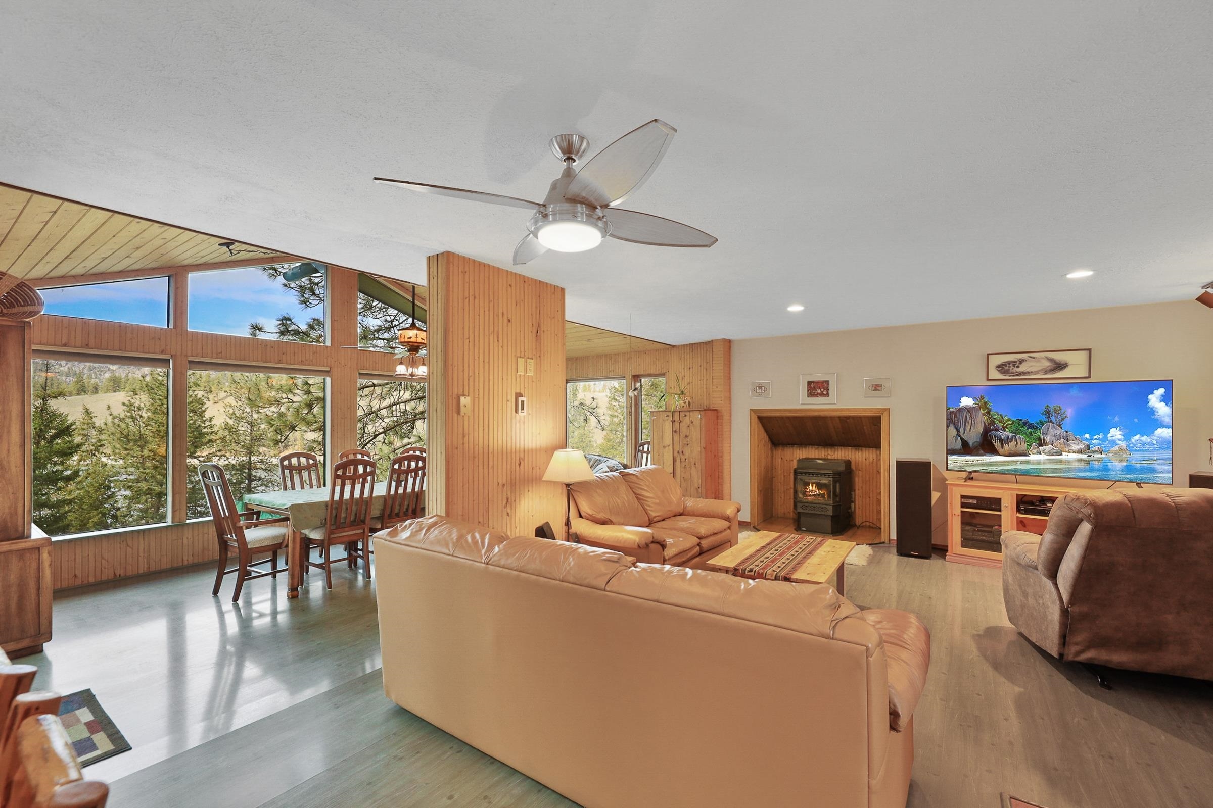 Property Photo: 21320 W South Bank Rd WA 99026