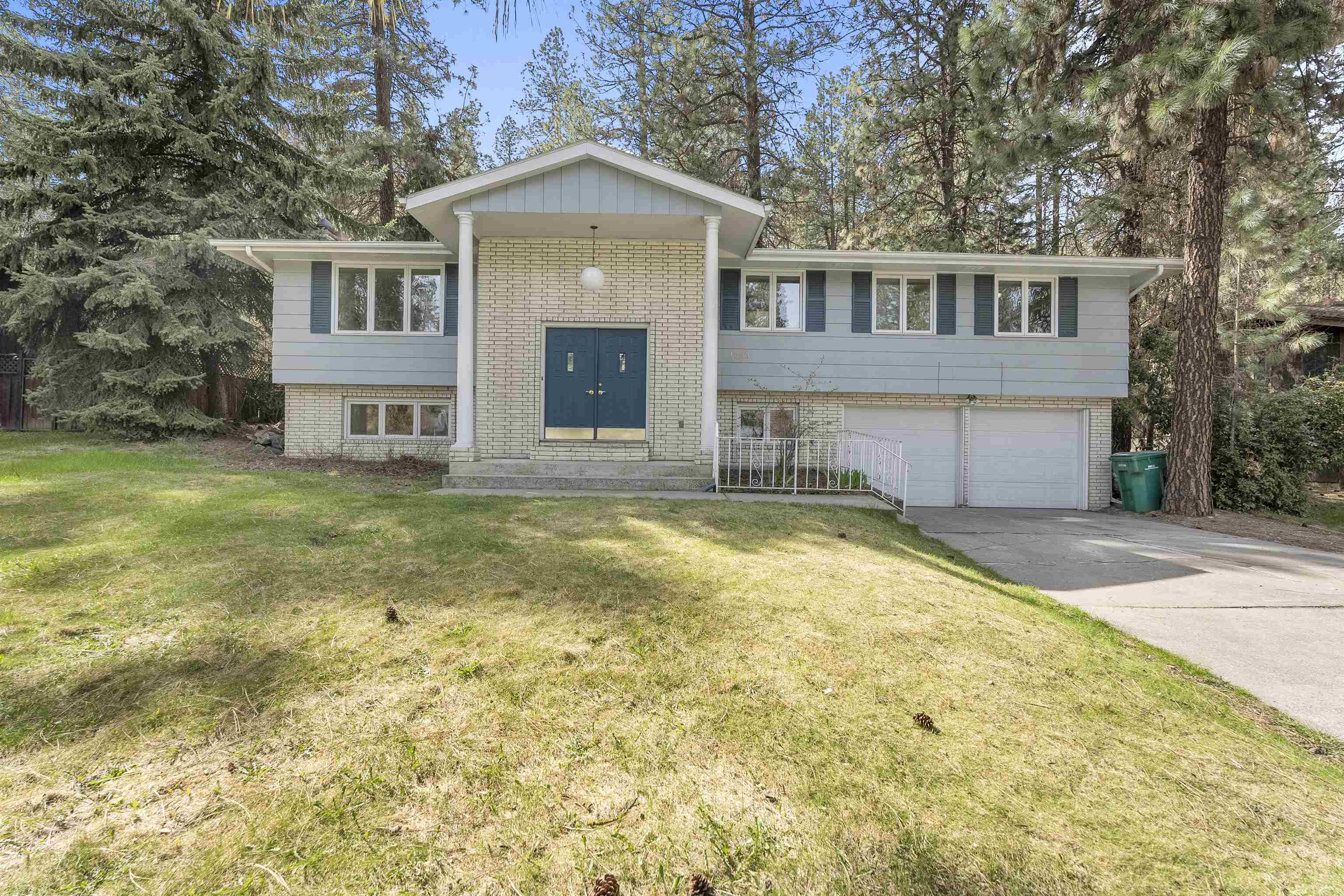 Property Photo: 7223 N Country Homes Blvd WA 99208
