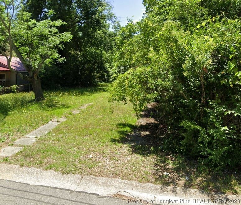 Property Photo:  506 Link Street  NC 28301 