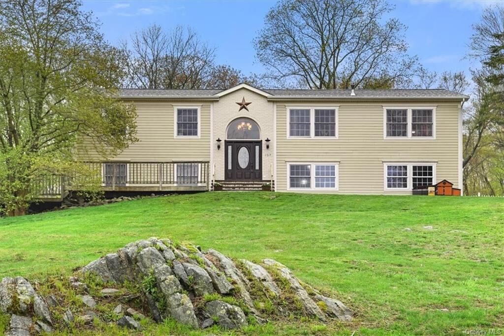 Property Photo:  107 South Road  NY 12531 