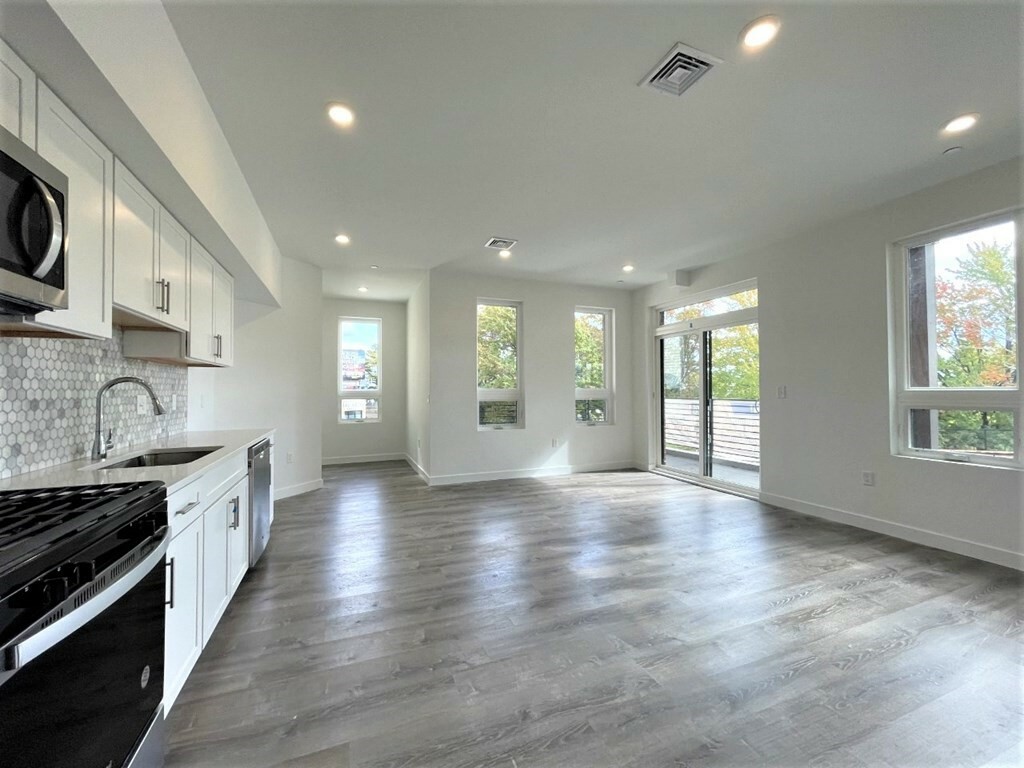 Property Photo: 302 Broadway 201 MA 02148