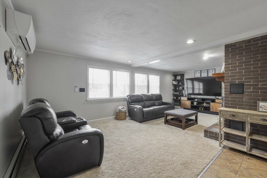 Property Photo: 13 Lorna Dr MA 01501