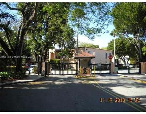 Property Photo: 10794 N Kendall Dr B24 FL 33176