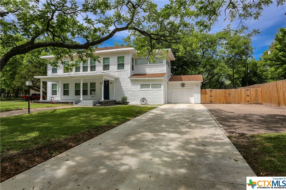 Property Photo: 314 W Downs Avenue TX 76501