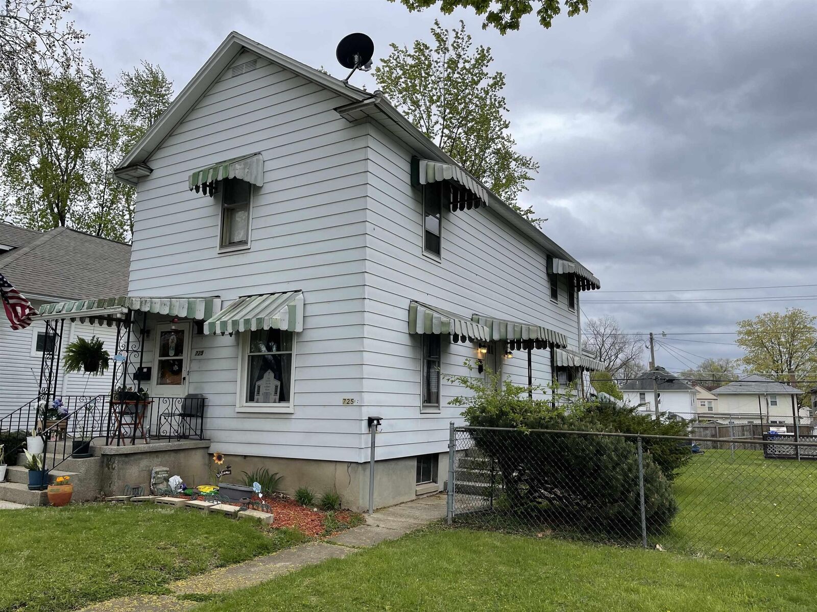 Property Photo:  725 Archer Avenue  IN 46808-2318 