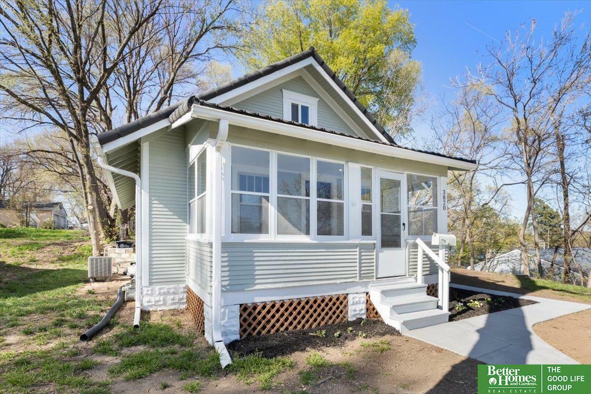 Property Photo: 3820 Decatur NE 68111