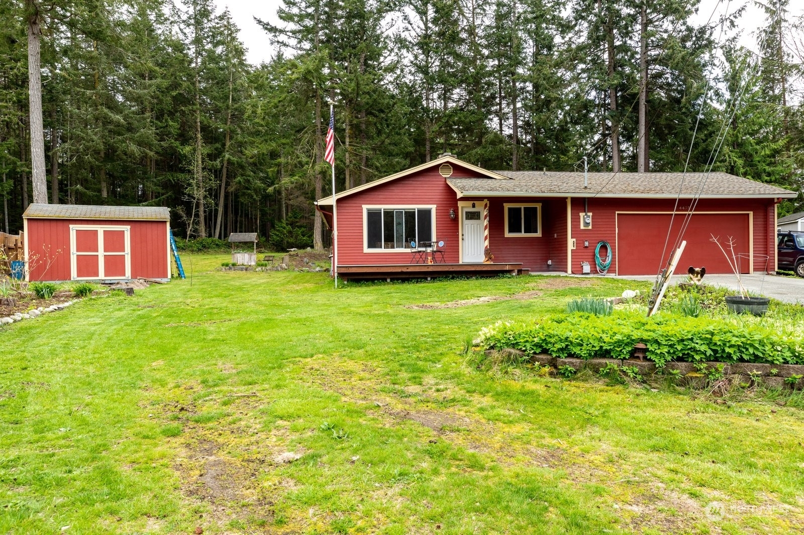 Property Photo:  4475 Woodland Circle  WA 98277 