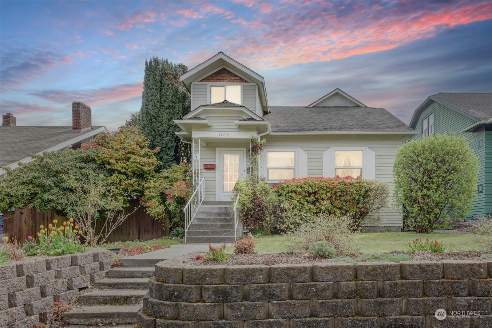 Property Photo:  1709 Rainier Avenue  WA 98201 