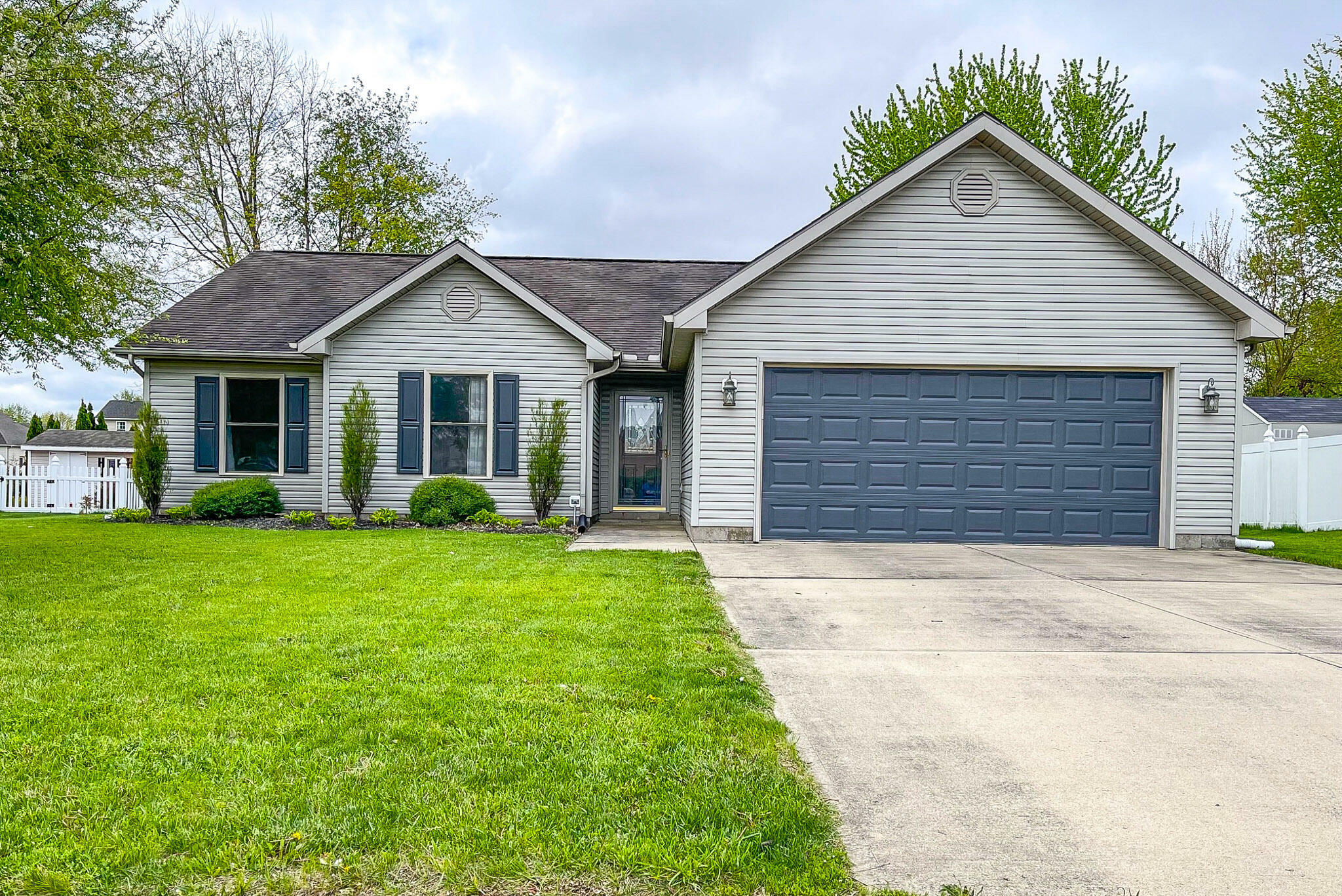 Property Photo:  2800 Huntington Drive  OH 45373 