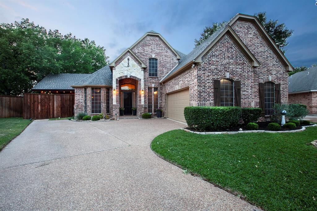 Property Photo: 3520 Palo Duro Court TX 76054