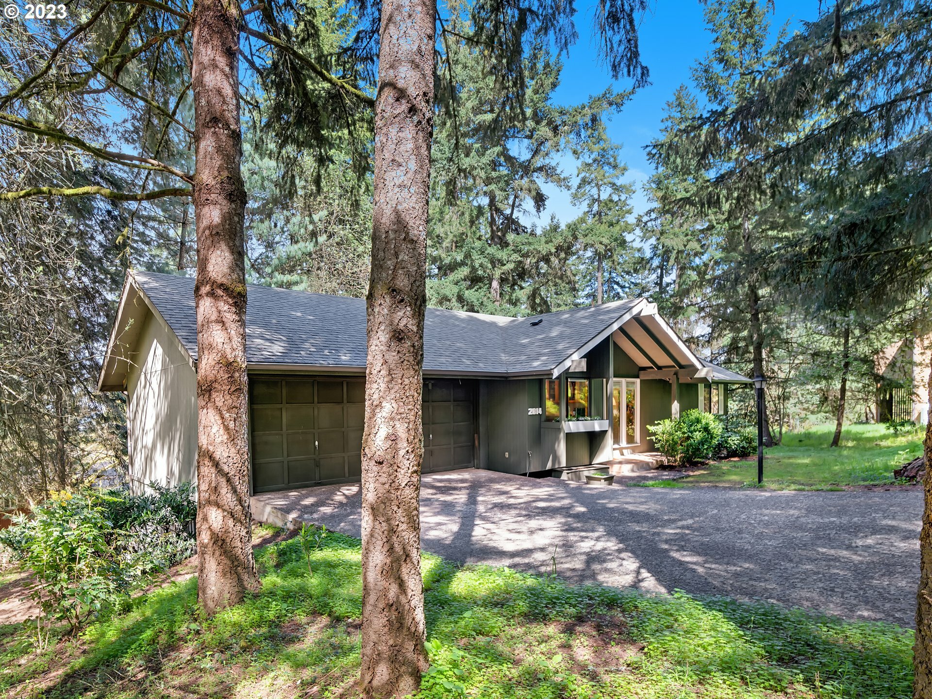 Property Photo: 2814 Warren St OR 97405