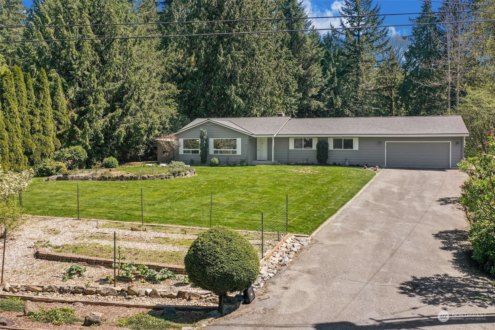 Property Photo:  7704 211th Avenue NE  WA 98053 