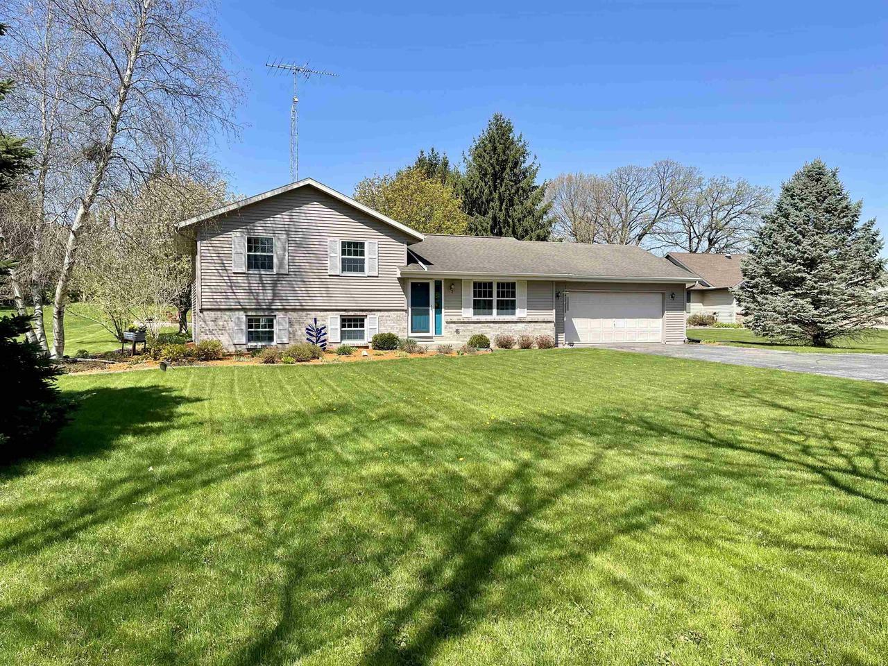 Property Photo:  9939 North Clear Lake Rd  WI 53563 