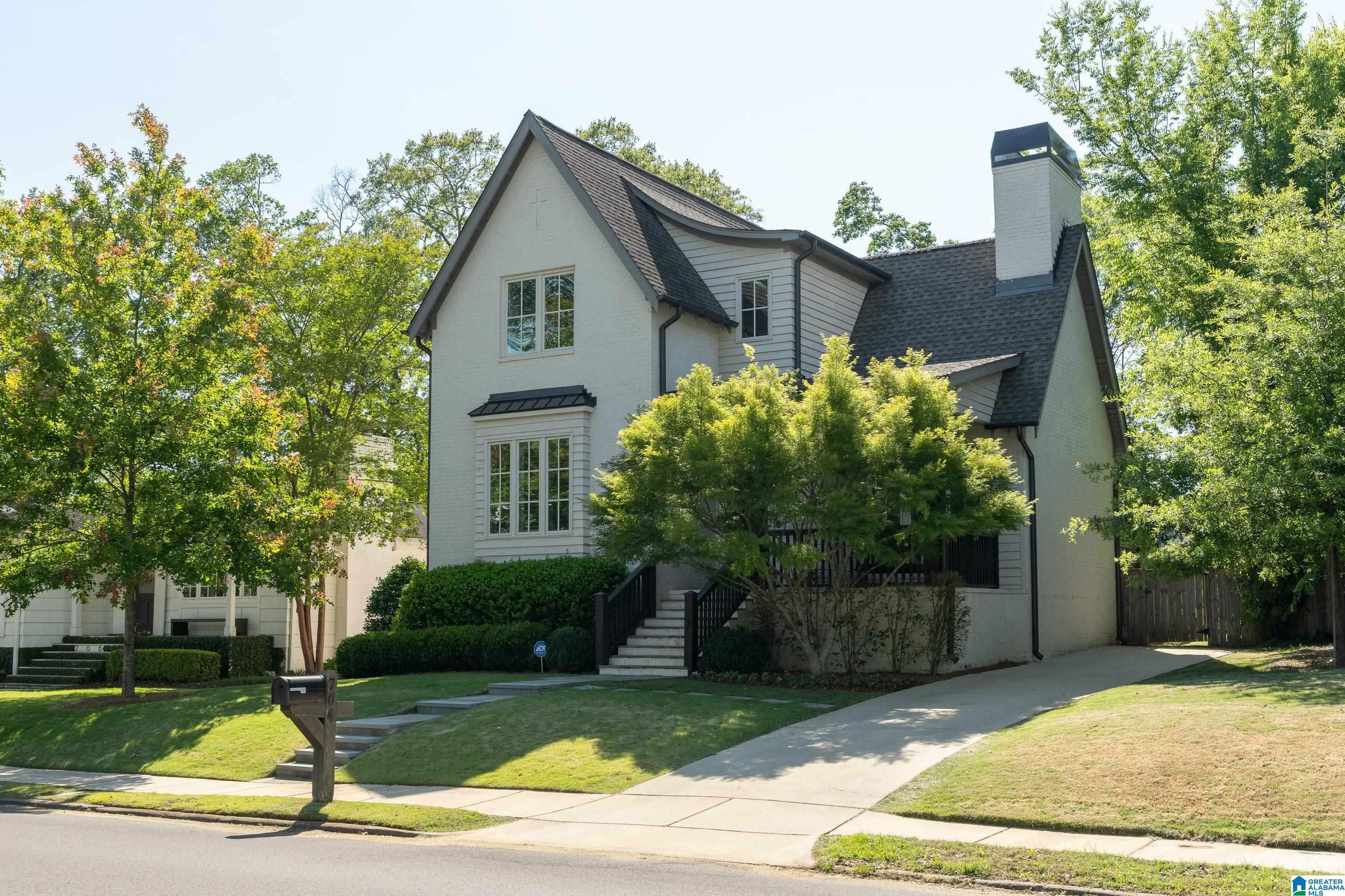 Property Photo: 704 Broadway Street AL 35209