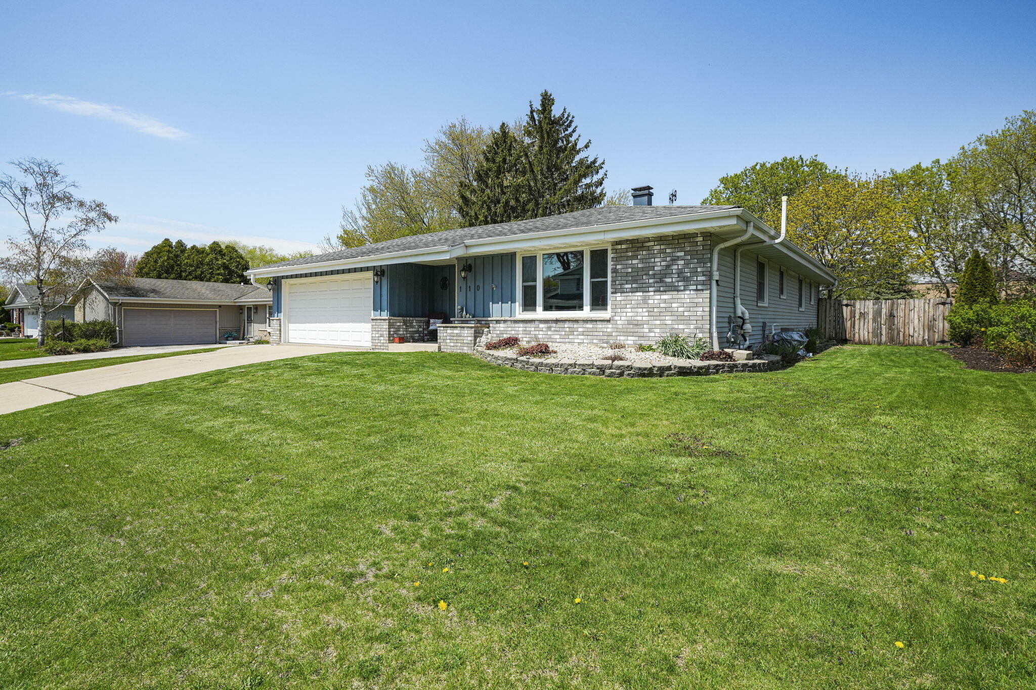 110 Apollo Ct  Mukwonago WI 53149 photo