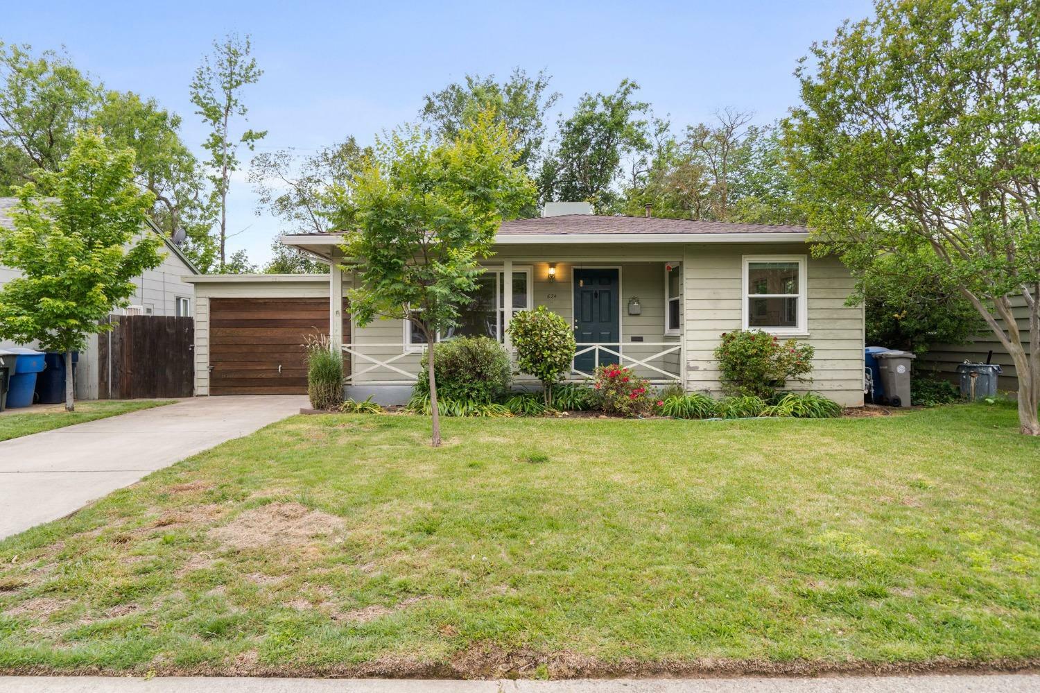 Property Photo:  624 Dittmar Way  CA 95819 