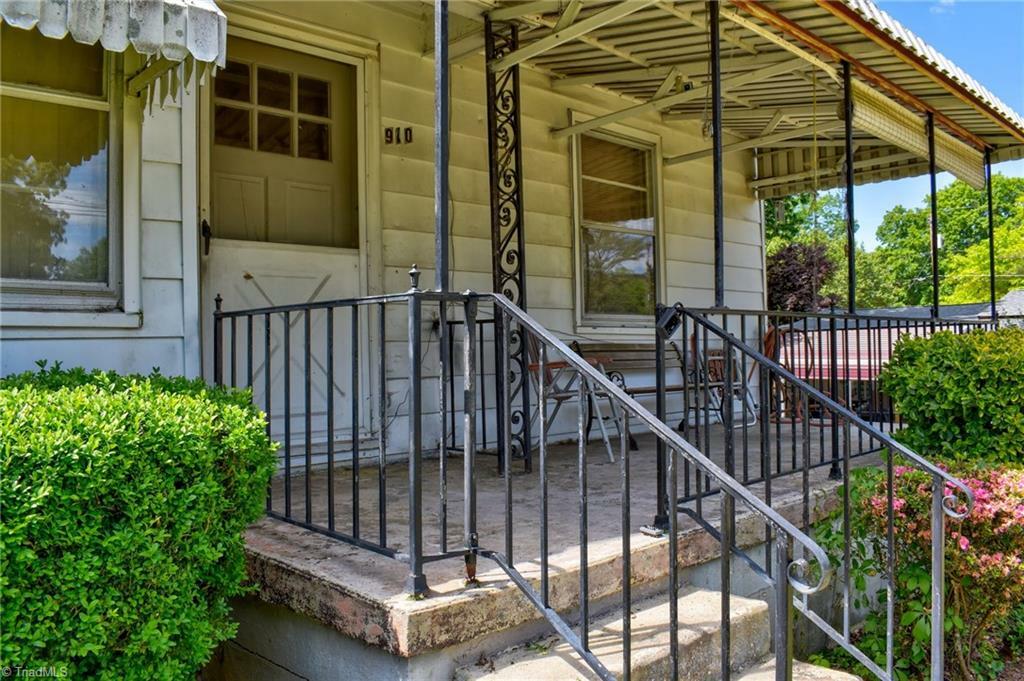 Property Photo: 910 Aureole Street NC 27107