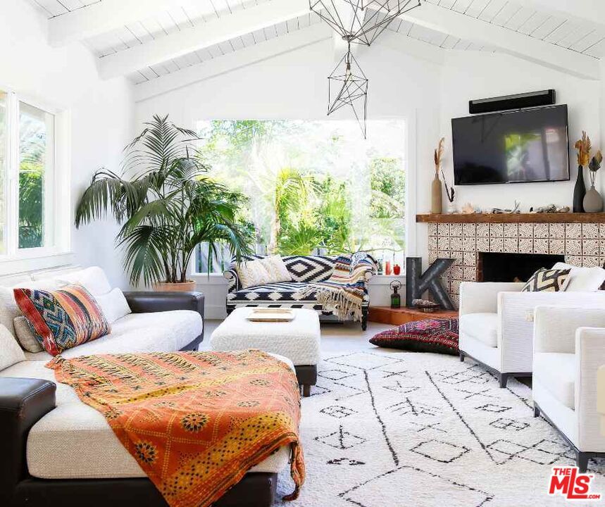 Property Photo:  30606   La Sonora Dr  CA 90265 