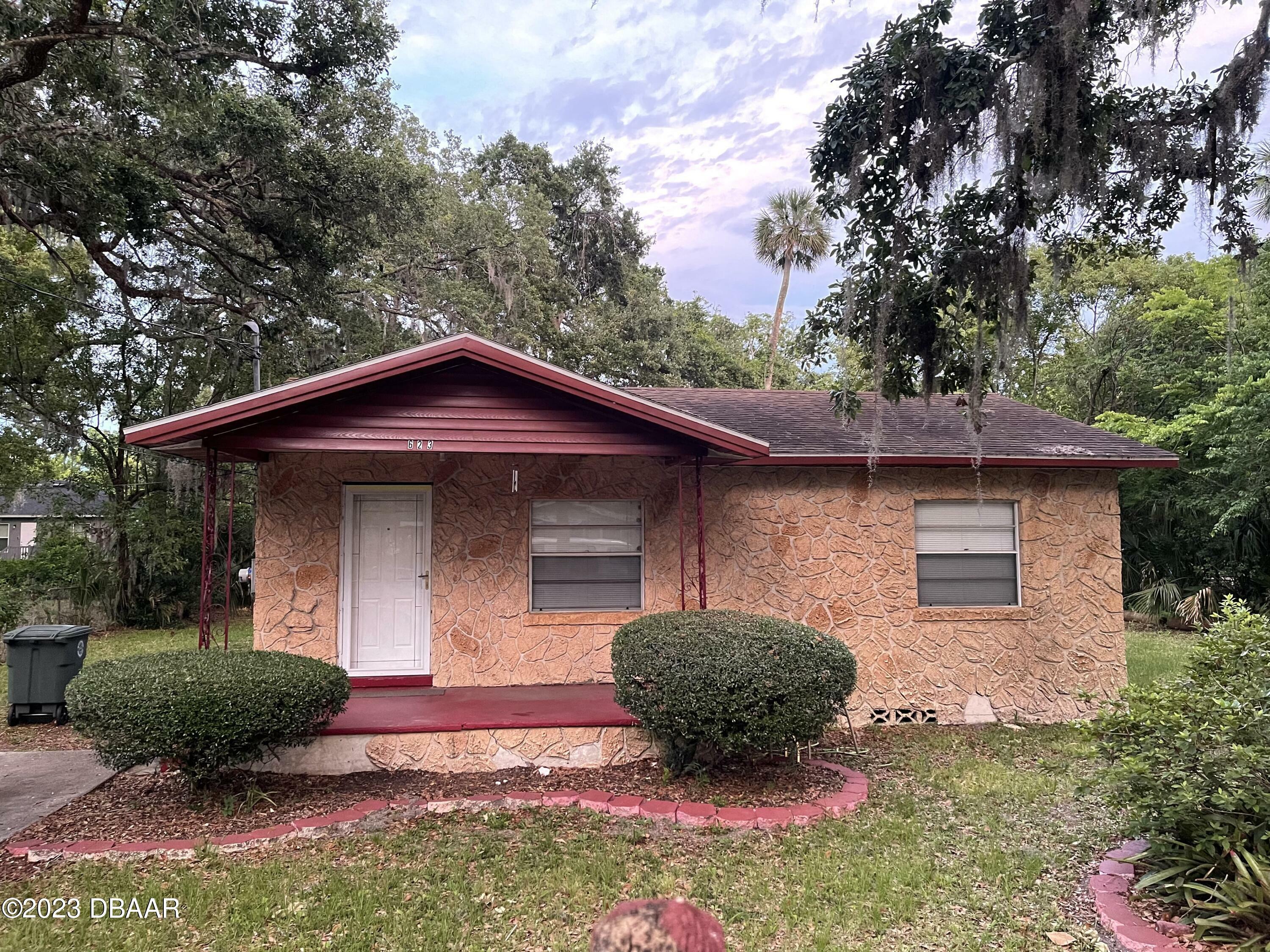 Property Photo:  623 Washington Street  FL 32114 