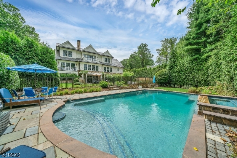 281 Long Hill Dr  Millburn Twp. NJ 07078 photo
