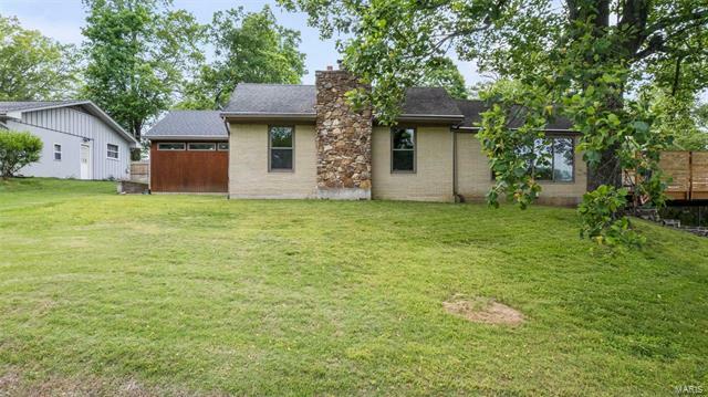 Property Photo:  1215 N Henderson  MO 63701 