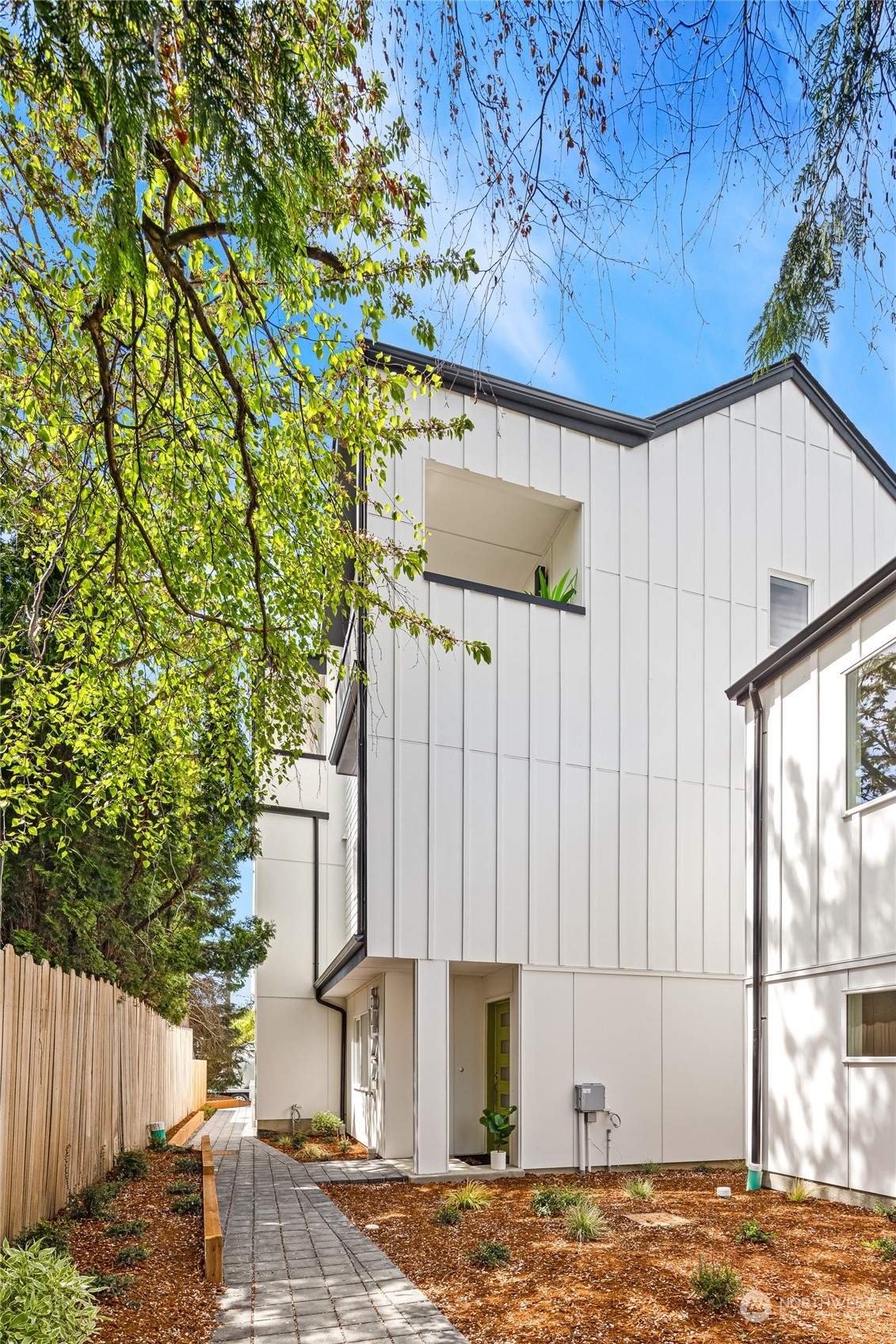 5422 36th Avenue SW B  Seattle WA 98126 photo