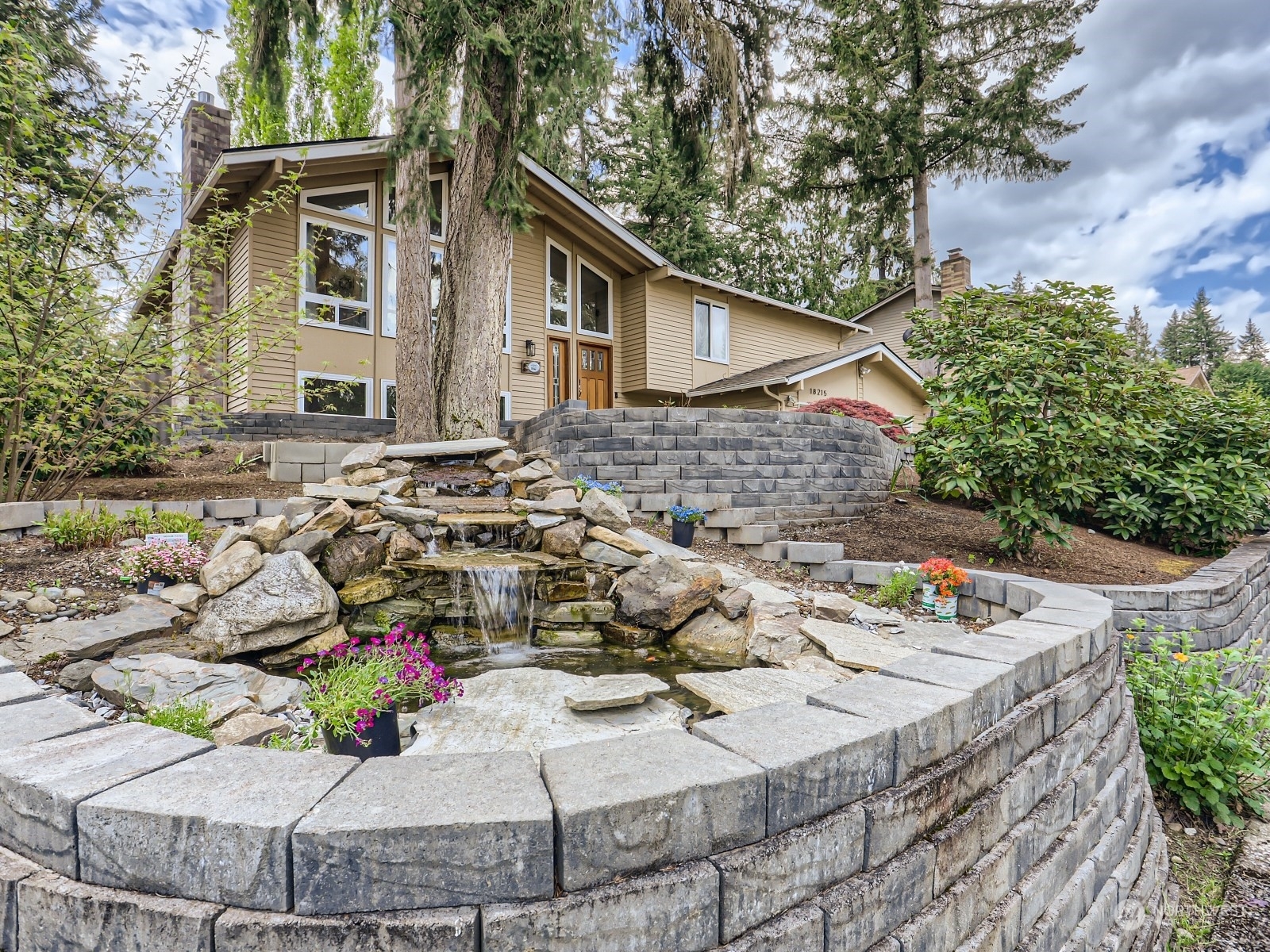 Property Photo:  18215 NE 31 Street  WA 98052 