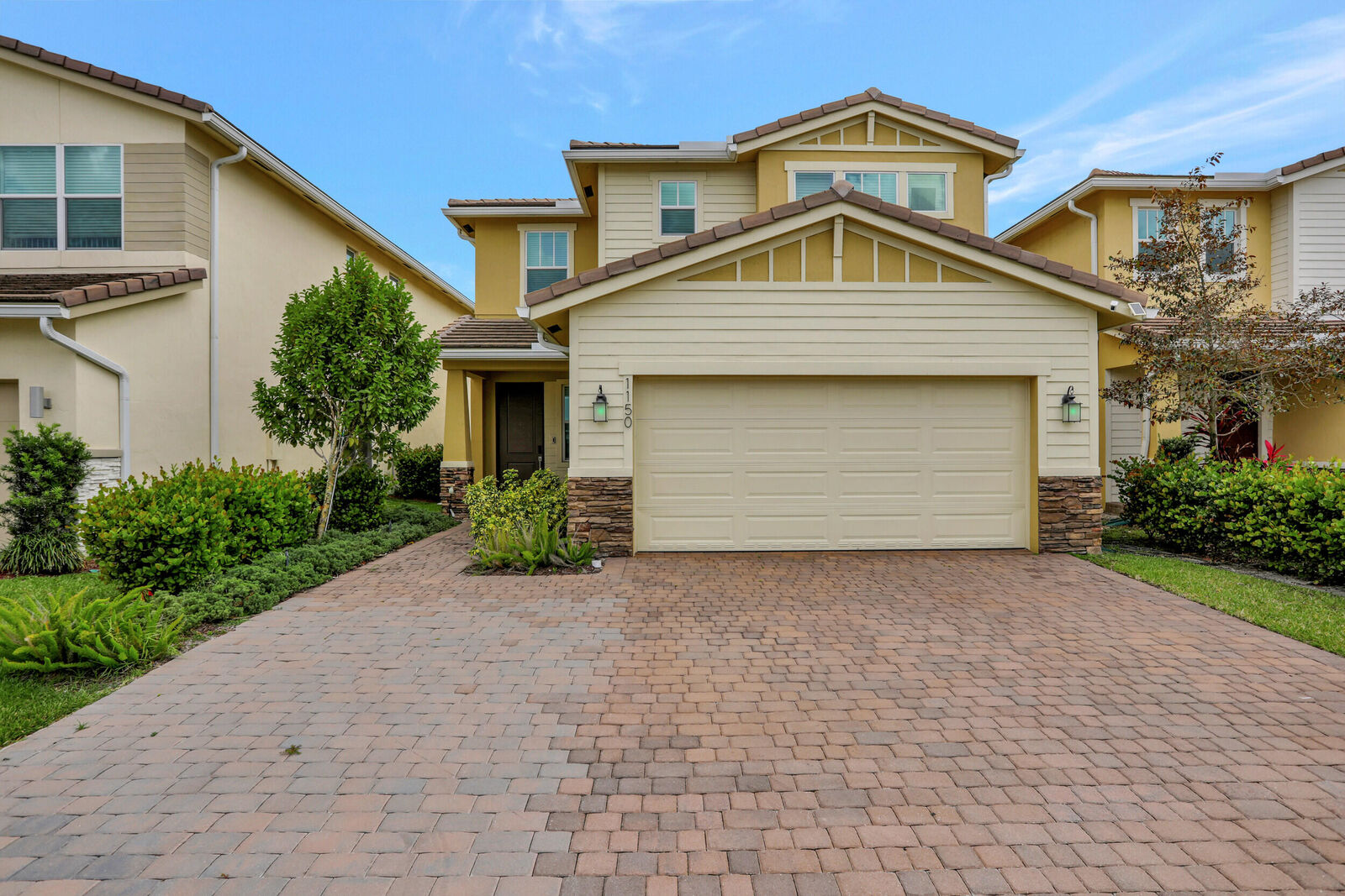Property Photo: 1150 Verde Court FL 33064